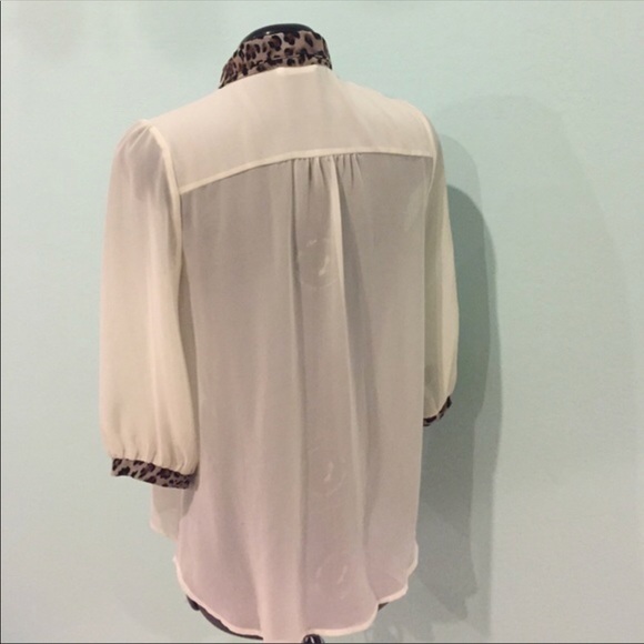 Nordstrom Lush Leopard button high low blouse XS - Picture 3 of 4